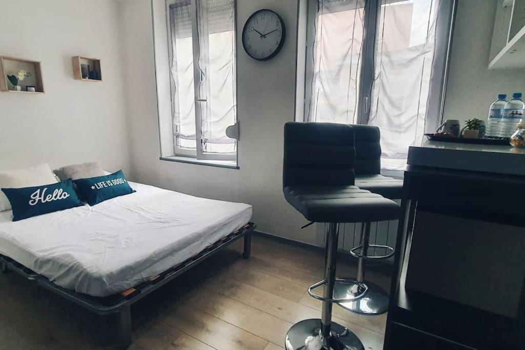 Super Studio Au Pied De La Cathedrale Apartment Amiens Exterior photo